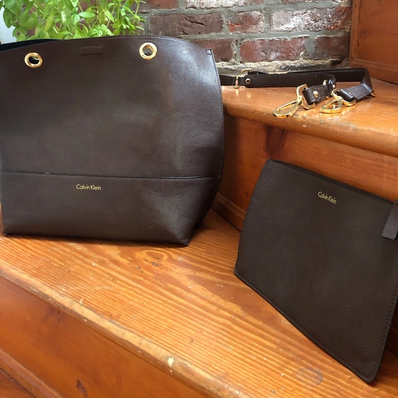 Calvin Klein purse - Picture 2 of 7